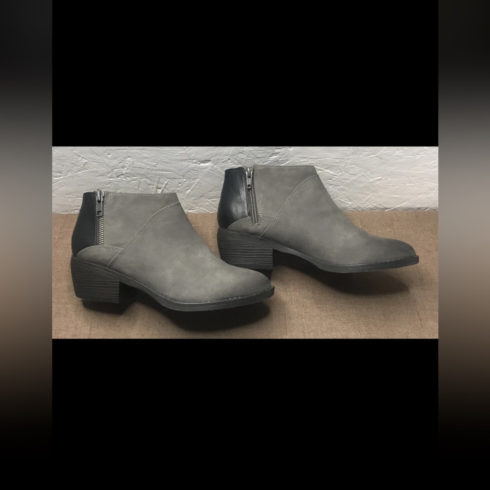 BC Footwear Union Women's Booties Gray Black Faux Leather Size 7.5 Ankle Boots